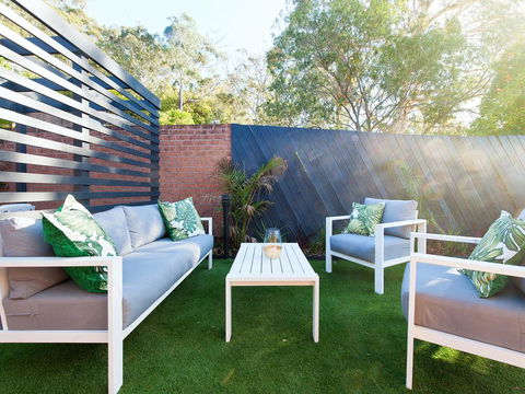 Sandy Point Road, 51 - Accommodation Burleigh 3