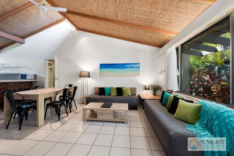 Sapphire Owl - Accommodation Burleigh 0