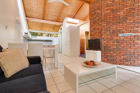 Sapphire Sea N Sand - Accommodation Burleigh 2