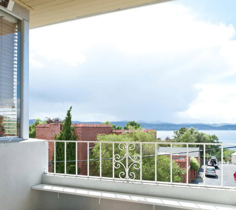 Scarlett's By Salamanca - Accommodation Burleigh 0