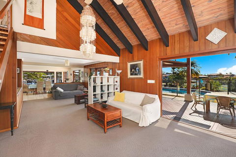 SCHMAN55-WATERFRONT, RESORT-STYLE ENTERTAINER - Accommodation Burleigh 1