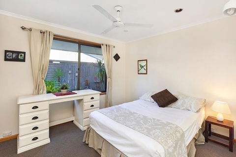 SCHMAN55-WATERFRONT, RESORT-STYLE ENTERTAINER - Accommodation Burleigh 3