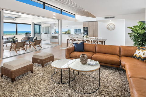 Sea La Vie #2 Luxury Apartment In Coffs Harbour Jetty With Pool, Views And Walking Distance To The Beach! - Accommodation Burleigh 3