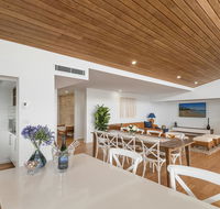 Sea la Vie 2 Luxury Apartment in Coffs Harbour Jetty with pool views and walking distance to the beach - Accommodation Burleigh