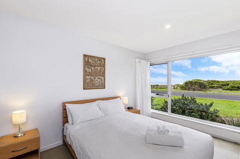 Sea-Lit - South Beach - Accommodation Burleigh 2