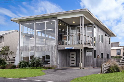 Sea-Lit - South Beach - Accommodation Burleigh 0