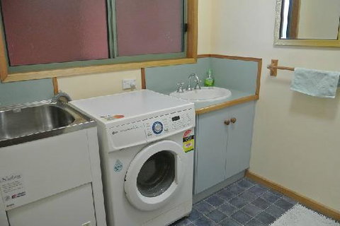 Seahorse Coastal Villas - Accommodation Burleigh 1