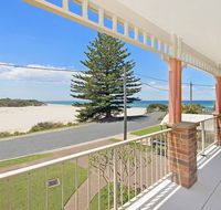 SEASCAPE - An Enticing Lakeside Escape - Accommodation Burleigh
