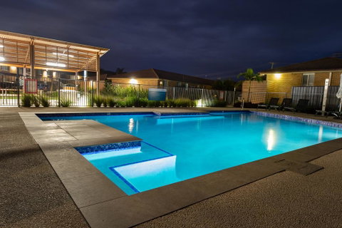 Seaside Holiday Resort - Accommodation Burleigh 0
