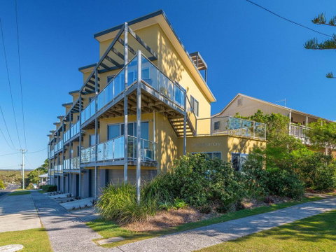 Seaspray 3 - Straight Across The Road From Main Beach Yamba - Accommodation Burleigh 2