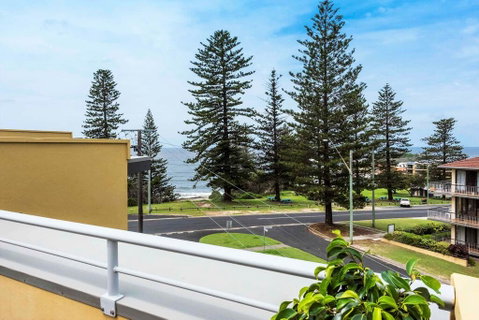 Seaspray 5 - Accommodation Burleigh 1
