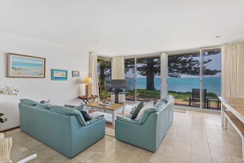 Seaview Cresent, 4 - Accommodation Burleigh 3