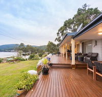 Seaview Family Retreat - Accommodation Burleigh