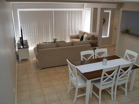Serendib@Sandcastles Fingal Bay - Accommodation Burleigh 2