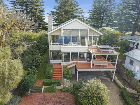 Shearwater Penthouse Apartment - Accommodation Burleigh 2