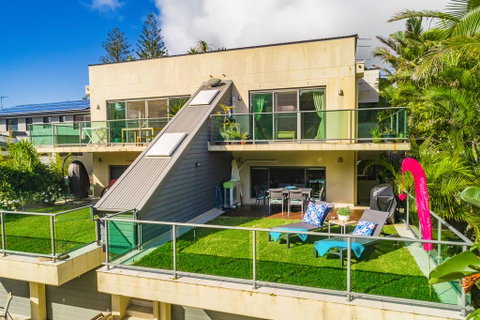 Shelly Beach Shack - Accommodation Burleigh 2