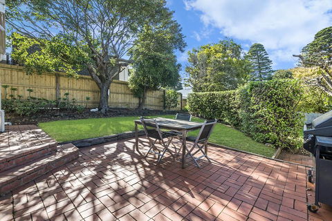 Shepherd's Rest - Accommodation Burleigh 3