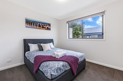 Shore Shanks - Accommodation Burleigh 1