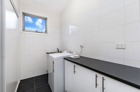 Shore Shanks - Accommodation Burleigh 2