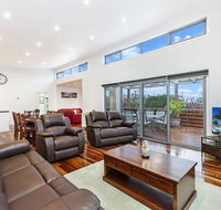 Shore Shanks - Accommodation Burleigh