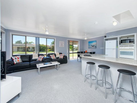 Shoreline Drive, Duplex 01,39, Little Pearl - Accommodation Burleigh 0