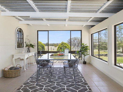 Silky Oak Cottage - Cosy With Country Views - Accommodation Burleigh 0