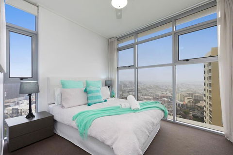 SK1 - Spotless 2BR SkyHome Long Stays Welcome - Accommodation Burleigh 1