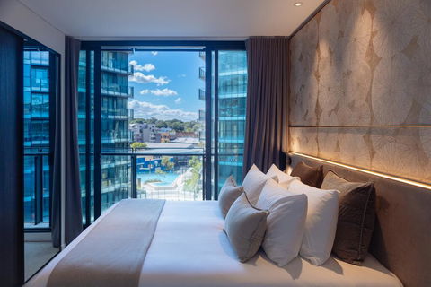 SKYE Suites Green Square - Accommodation Burleigh 2