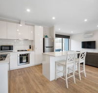 Sleek Modern Capel Sound - Accommodation Burleigh