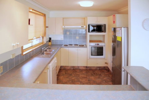 Soldiers Point Road, 50 - Accommodation Burleigh 1