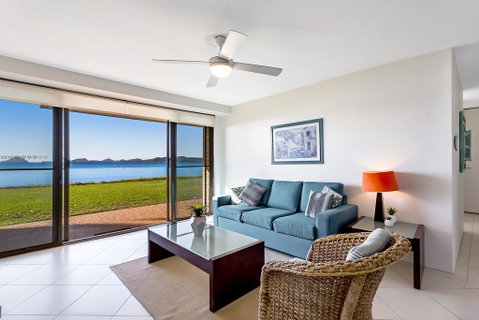 Soldiers Point Road, Harbourside, Unit 02, 07 - Accommodation Burleigh 2