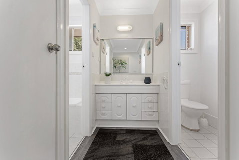 Soldiers Point Spectacular - Accommodation Burleigh 3