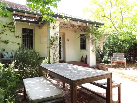 Soloman Street Cottage - Accommodation Burleigh 1