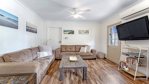 Sounds Of Sunshine 2 Downstairs Half Of House - Accommodation Burleigh 3