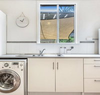 Sounds of Sunshine 2 Downstairs half of House - Accommodation Burleigh
