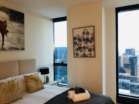 Southbank Stylish Apt With CBD View (La Maison) - Accommodation Burleigh 1