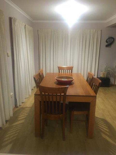 Spacious And Central To CBD - Accommodation Burleigh 2