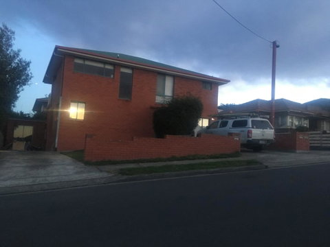 Spacious And Central To CBD - Accommodation Burleigh 3