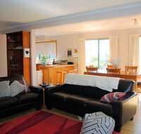 Spacious and central to CBD - Accommodation Burleigh