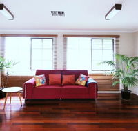 Spacious and cozy home next to Glen Waverley - Accommodation Burleigh