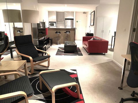 Spacious Seaviews - StayCentral - Accommodation Burleigh 3