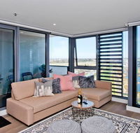 Spectacular Private Balcony Views with Pool - Accommodation Burleigh