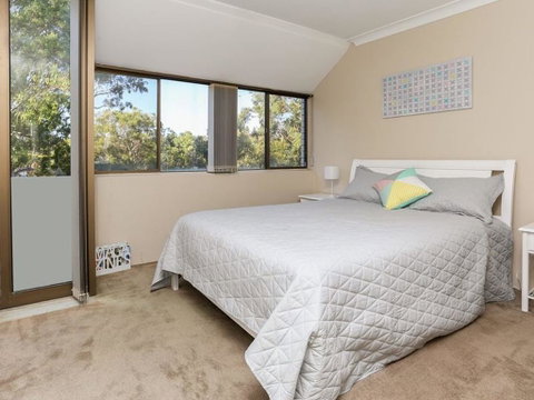 Spectacular Views & Walking Distance To The Beach! - Accommodation Burleigh 3