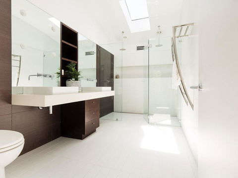 Spinnakers Waterfront - Accommodation Burleigh 1
