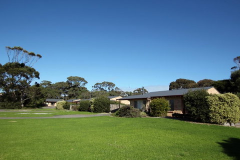 Spring Bay Villas - Accommodation Burleigh 0