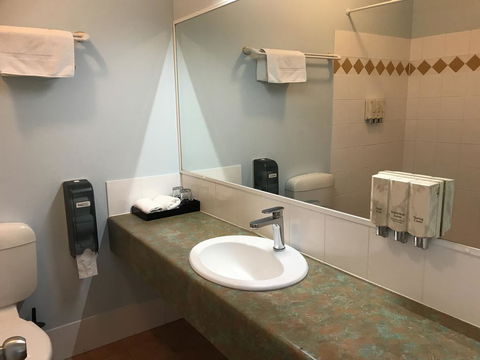 Springwood Motor Inn - Accommodation Burleigh 2