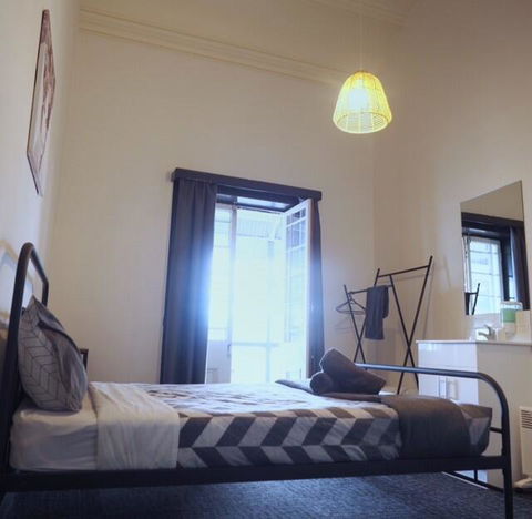Star Of The West Hotel - Accommodation Burleigh 1