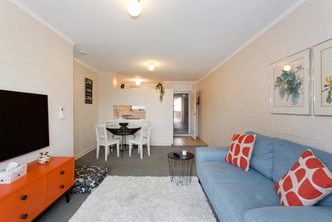 Stay Okay Central - Fremantle - Accommodation Burleigh 3