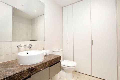 StayCentral On Nott - Accommodation Burleigh 3