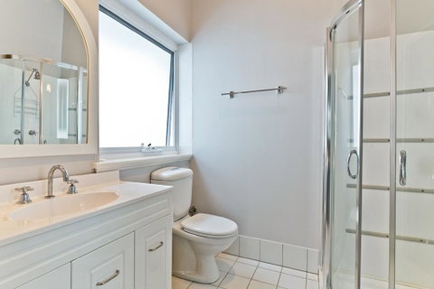 Stirling Apartments - Studio 2 - Accommodation Burleigh 3
